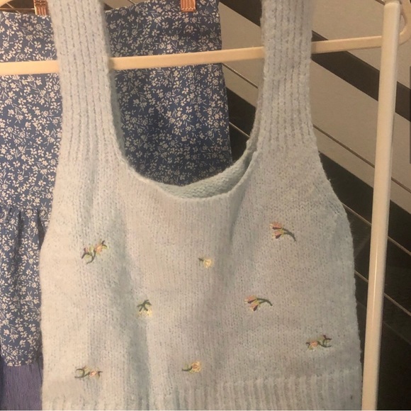 SOLD Strangers and lovers crop top - Picture 2 of 2